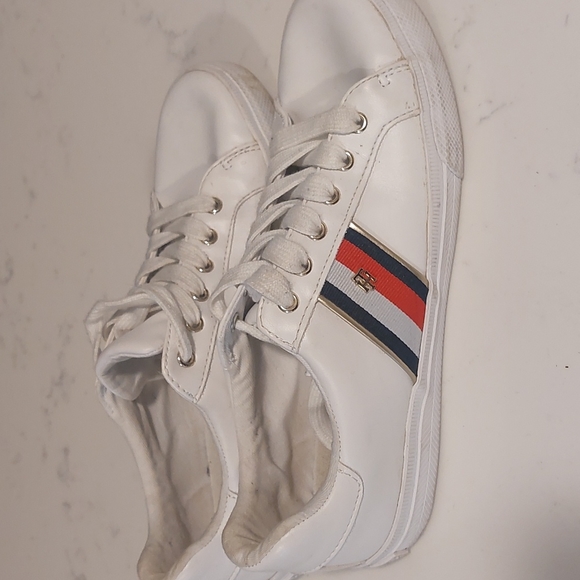 Tommy hilfiger tennis shoes - Picture 4 of 5